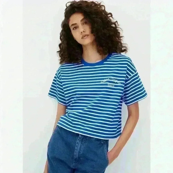 NWOT Stradivarius Blue White Striped Cropped T-Shirt Women’s Size Medium - Picture 1 of 5